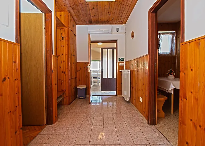 Apartment Irena 531 Pula